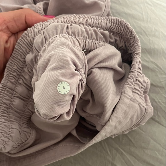 Lululemom Hotty Hot Low-Rise Lined Short 4”. Size 4. Light Purple. - Picture 4 of 4